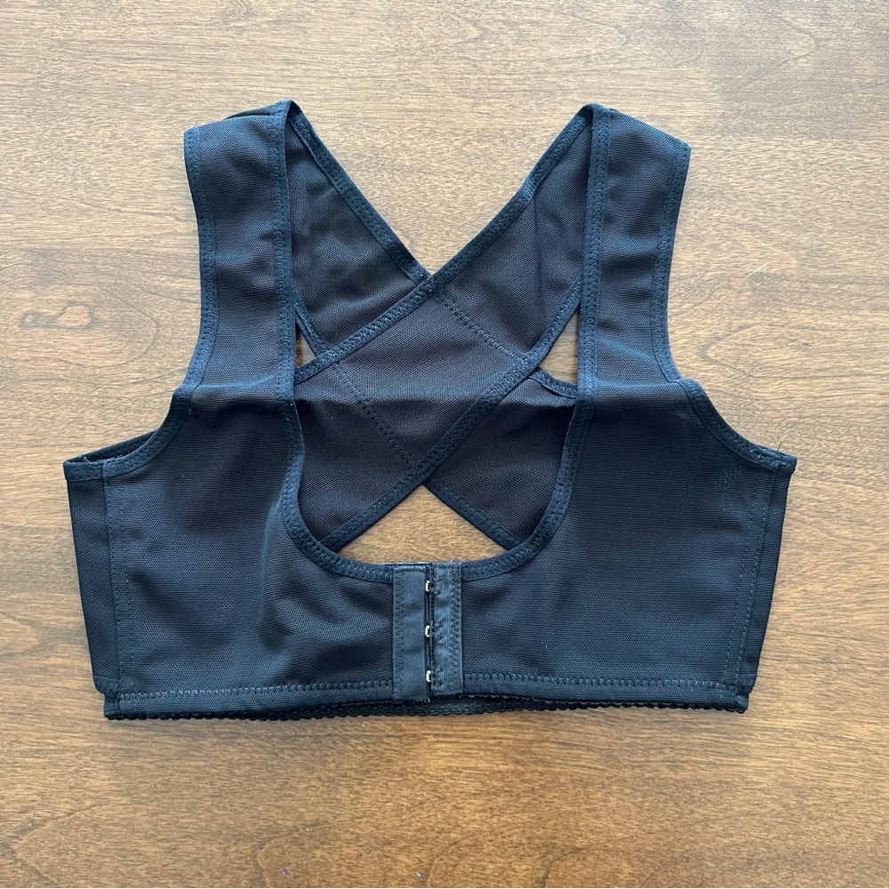 Posture Corrector with Breathable Weave - Black - Medium - Brand New with Tags